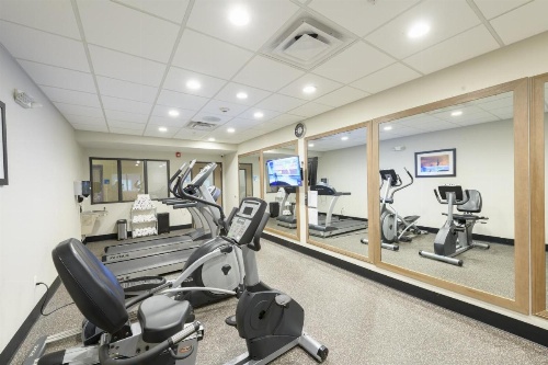 Holiday Inn Express & Suites Jamestown image 12