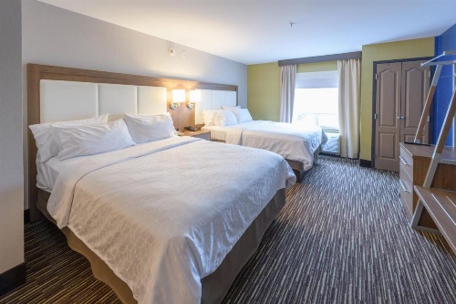 Holiday Inn Express & Suites Jamestown image 16