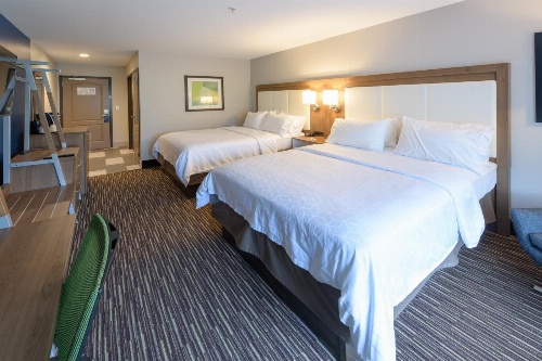 Holiday Inn Express & Suites Jamestown image 3